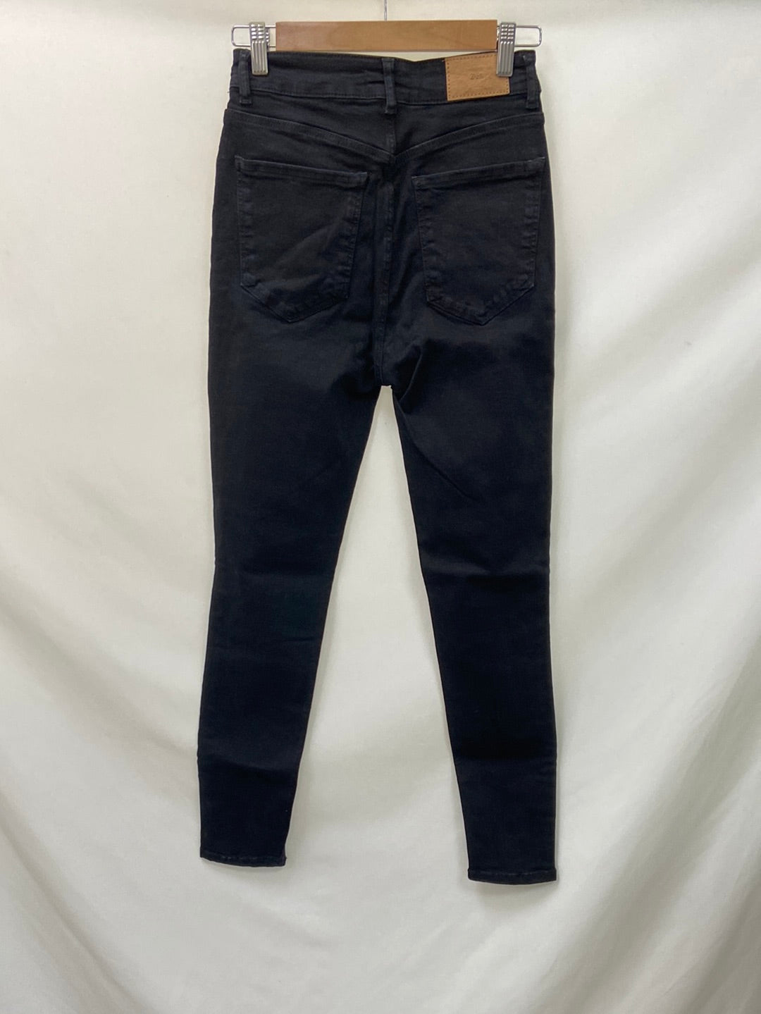 ZARA.Pantalones pitillo clásicos negros T.38