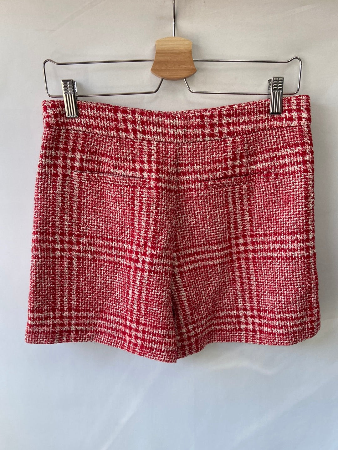 ZARA. Pantalón corto de vestir rojo T.L
