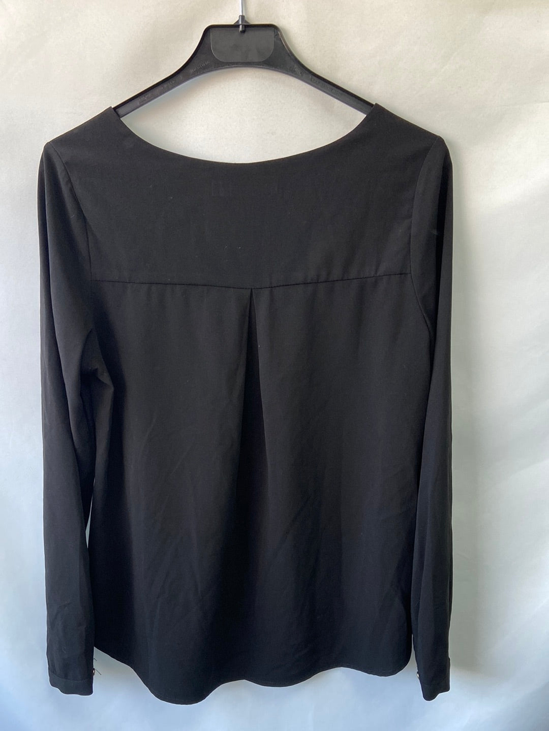 GRACE&MILA.Blusa negra pedrería T.s