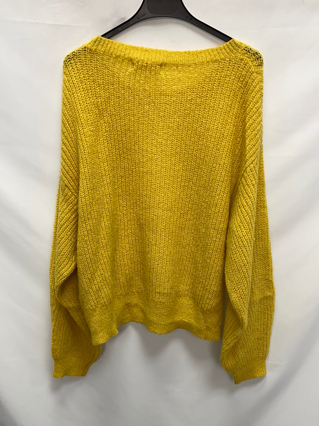 H&M.Jersey Amarillo punto oversized T.S