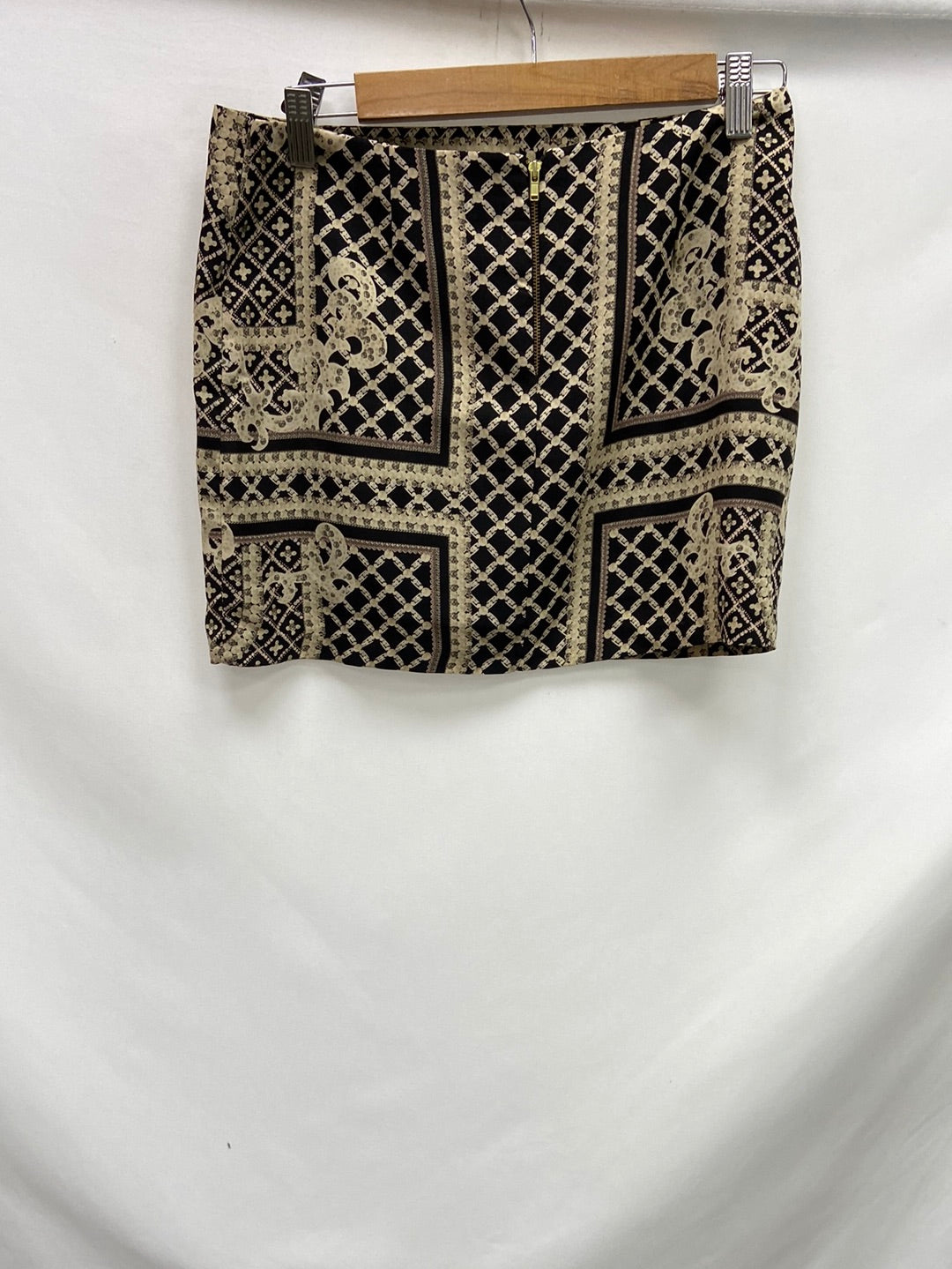 OTHERS. Printed short skirt Ts