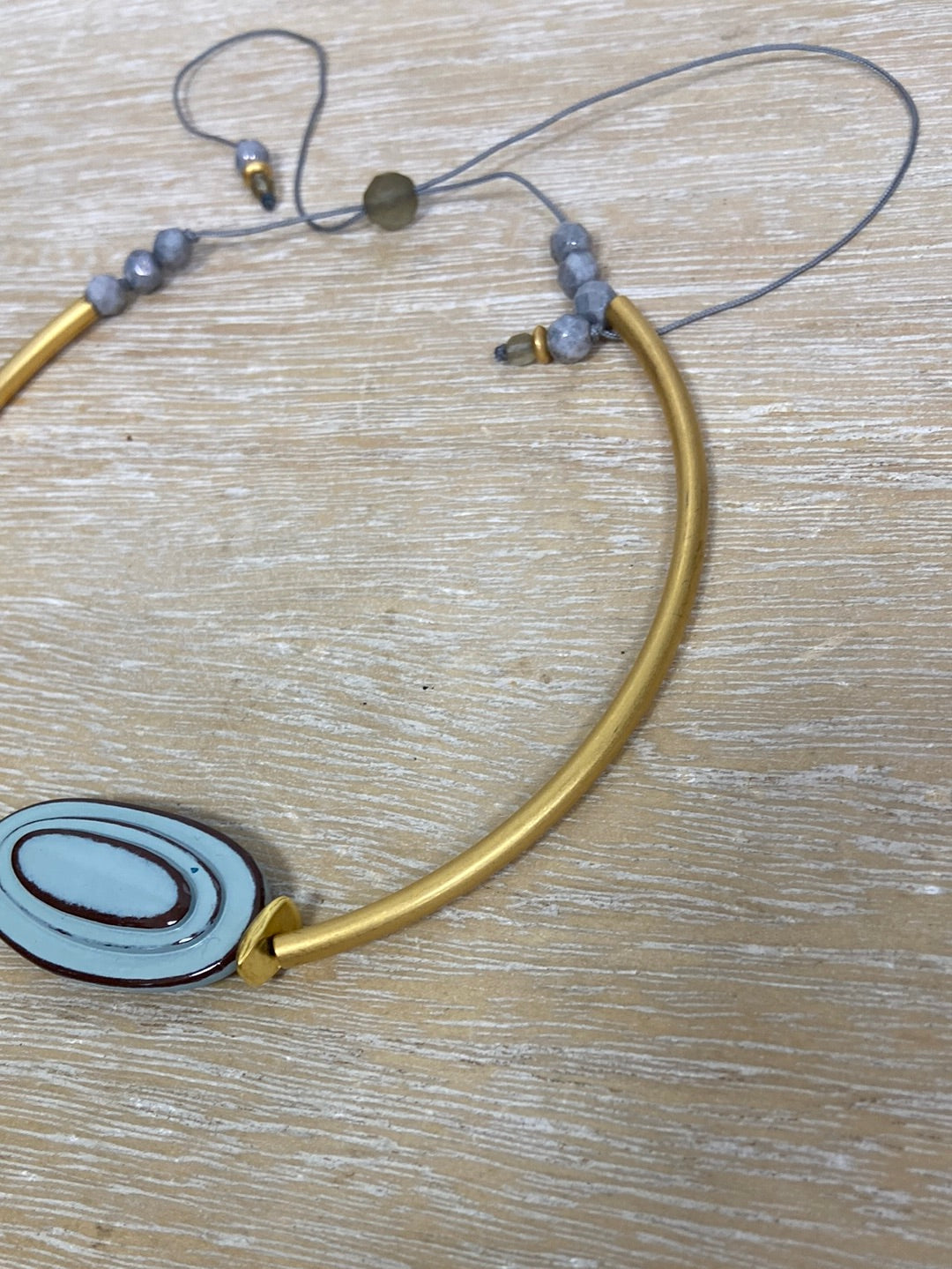 OTRAS.Collar gargantilla dorado y azul