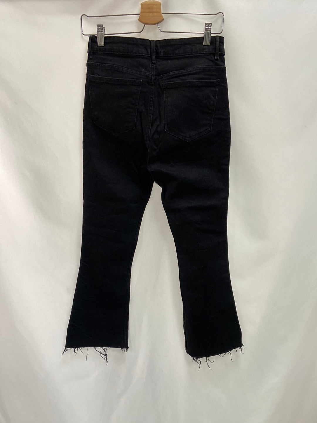 ZARA.Pantalones vaqueros "cropped" T.36