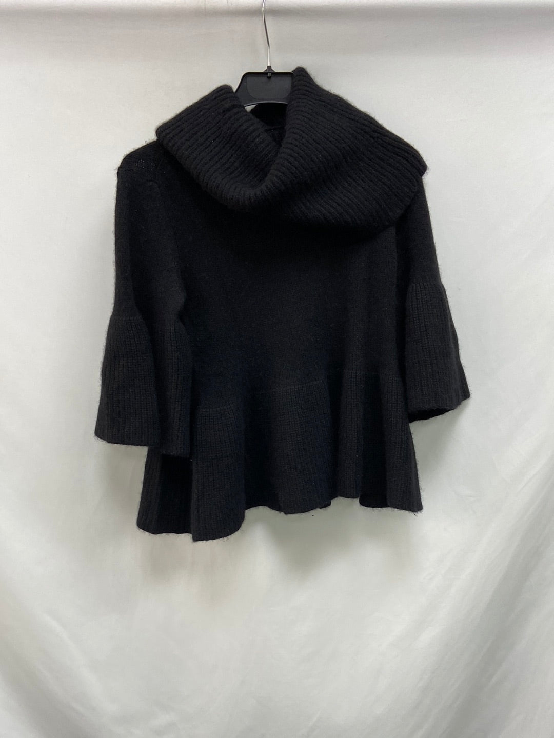 CLUB MÓNACO.Jersey cashemere negro cuello vuelto T.XS