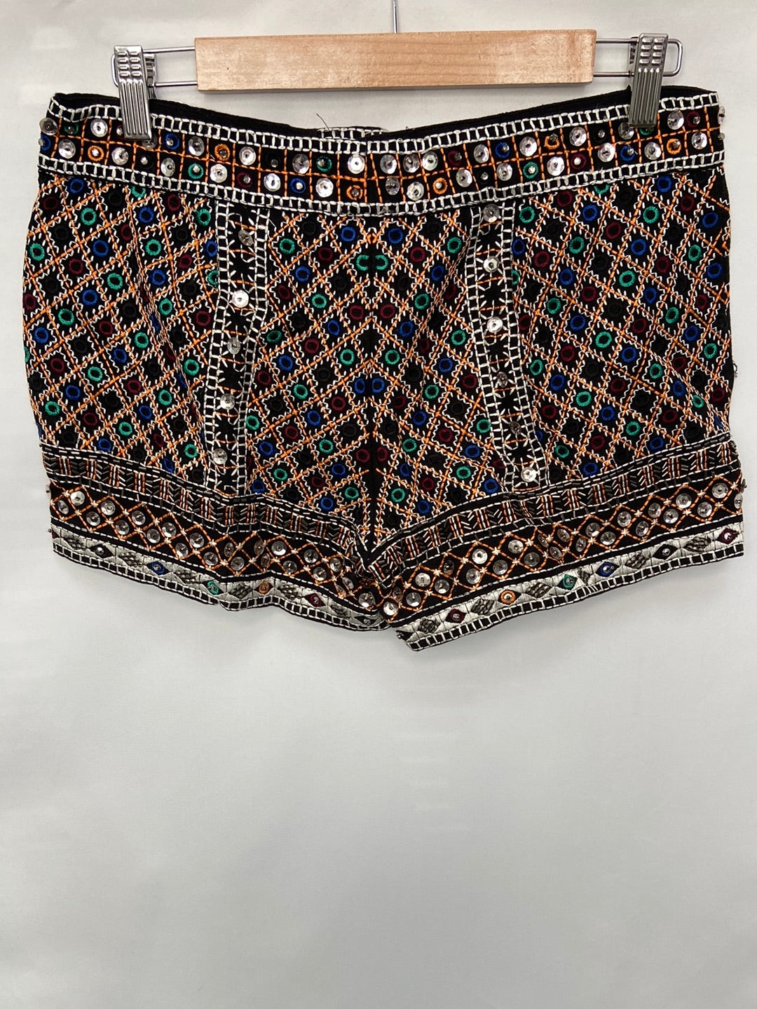 ZARA.Shorts pedrería T.m(42)