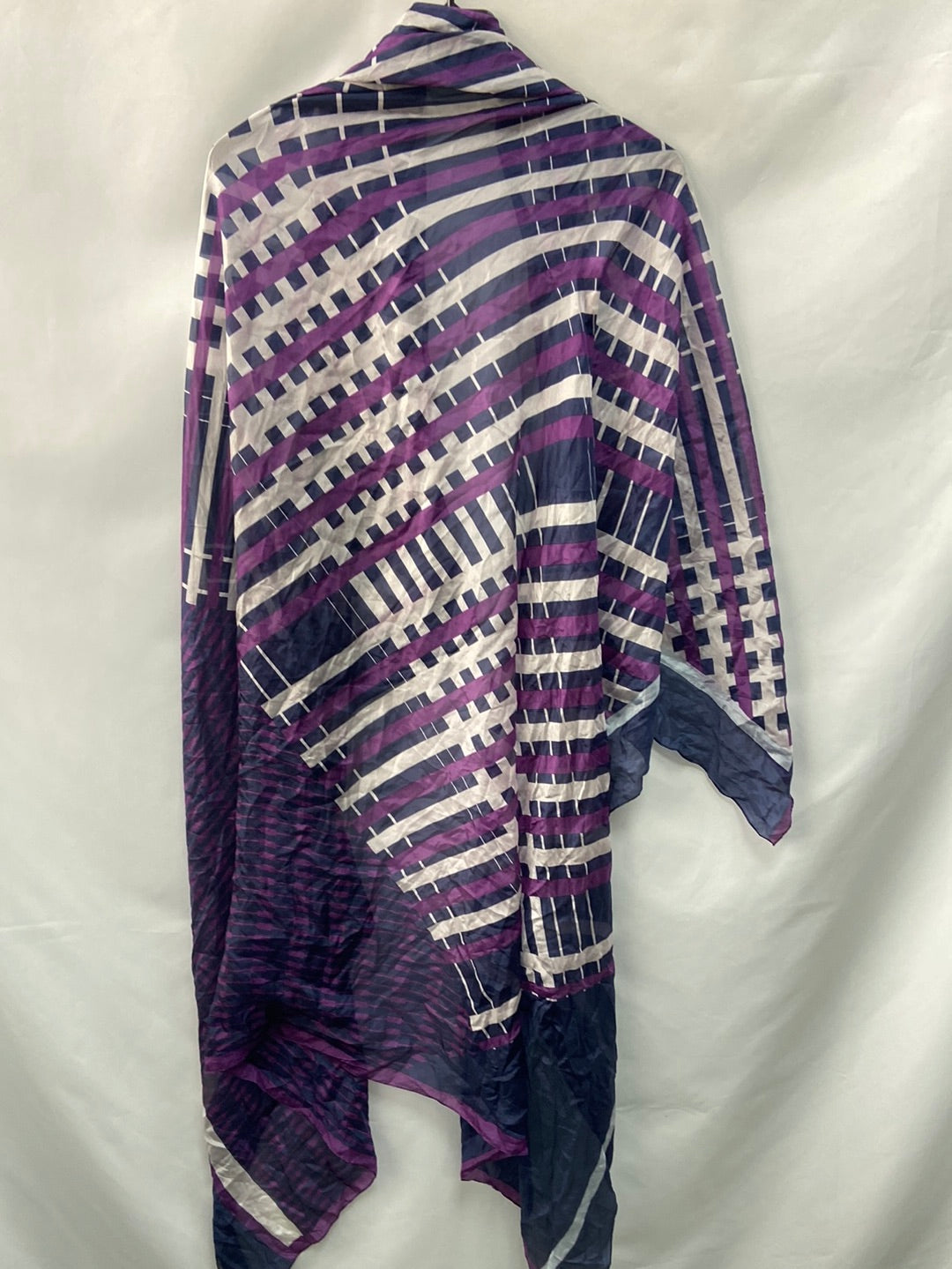 MASSIMO DUTTI.Pañuelo maxi seda morados