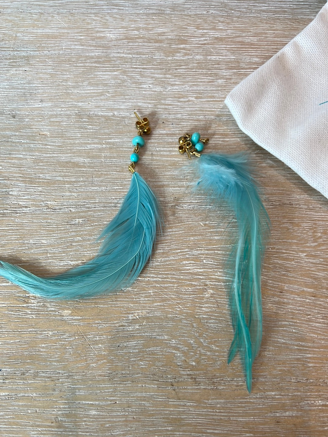 MALABABA. Pendientes pluma