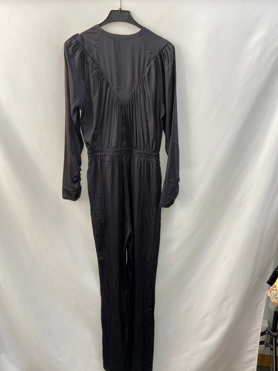 SCALPERS.Mono largo gris T.S