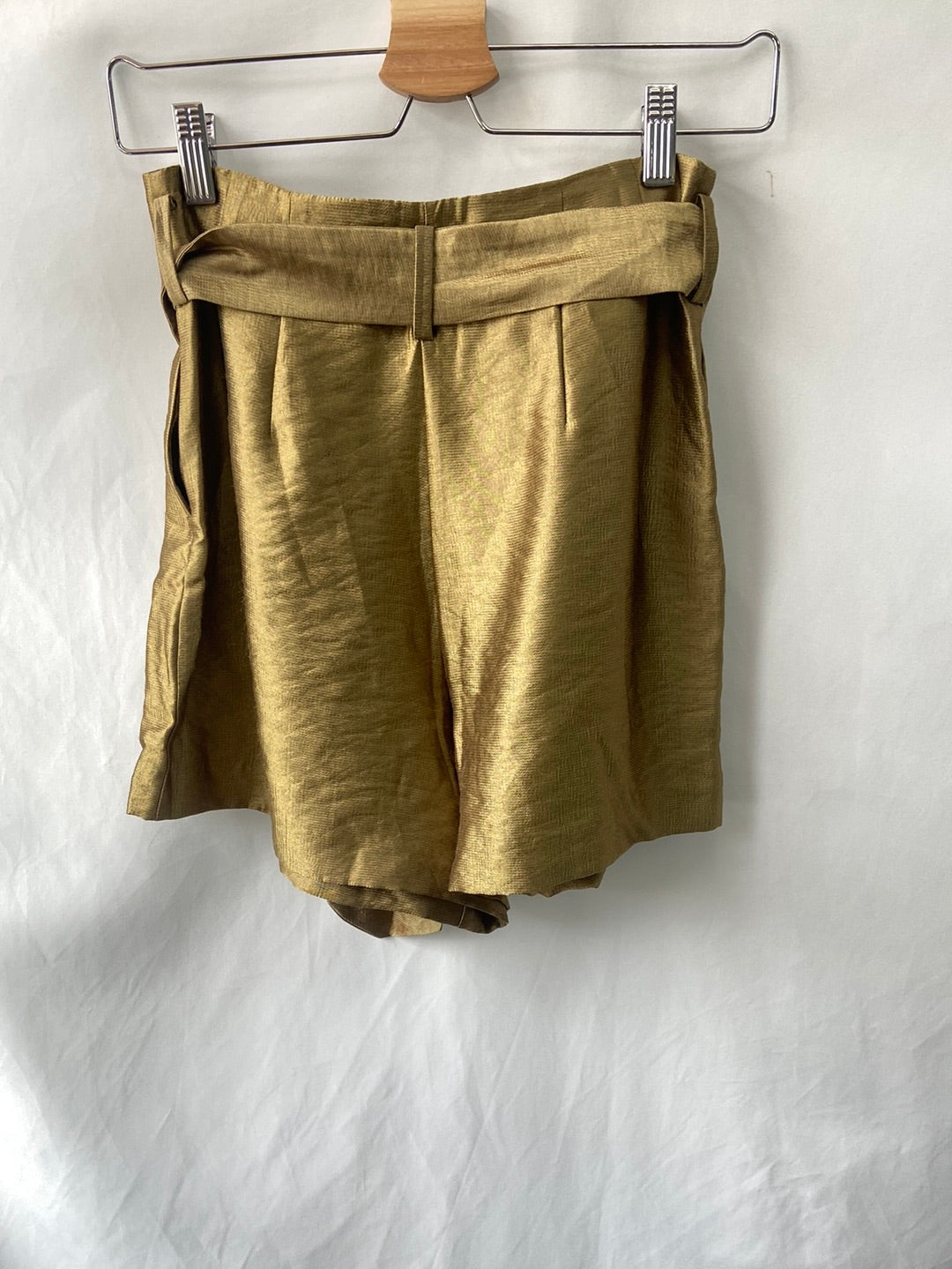 ZARA.Shorts verdes satinados T.XS