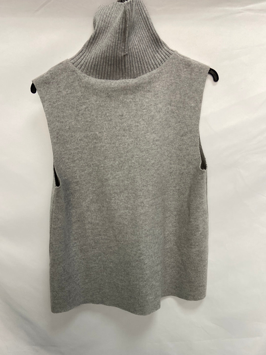 ZARA.Jersey gris sin mangas T.M