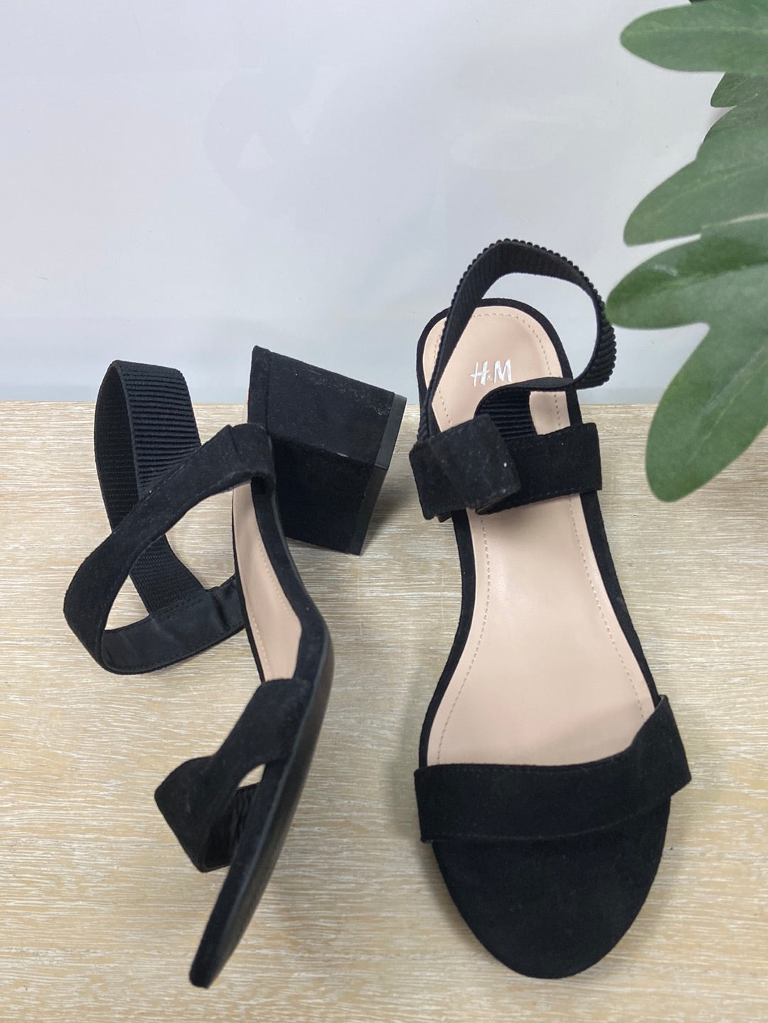 H&M. Sandalia talla 40