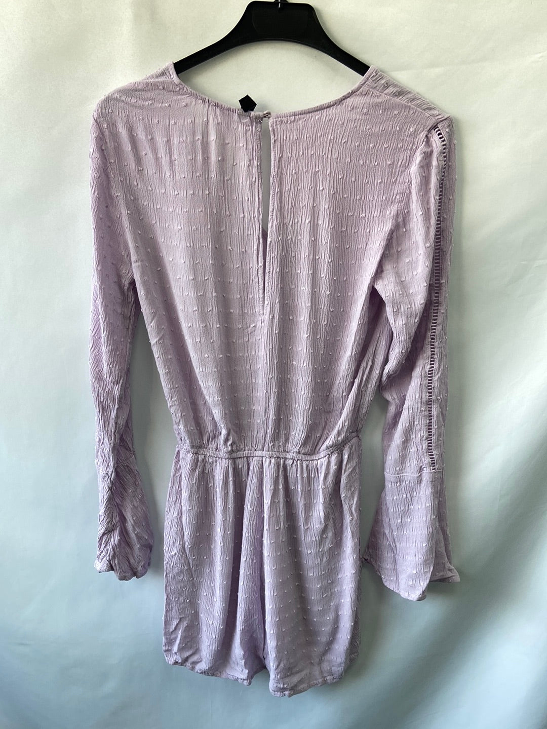 H&M. Short lilac plumeti jumpsuit T. 32