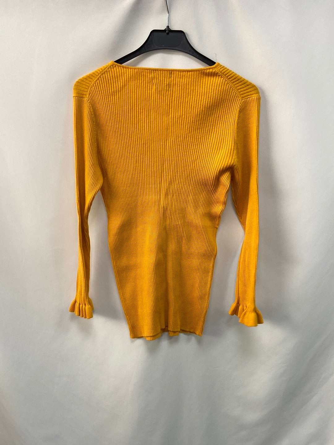 MASSIMO DUTTI. Jersey canalé mostaza T.l