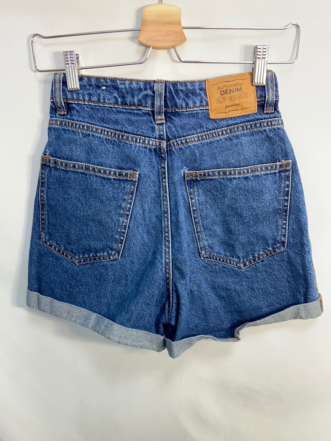 STRADIVARIUS. Shorts denim T.34