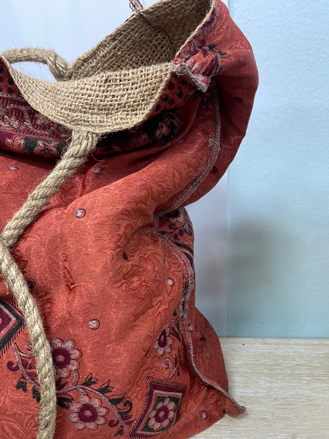 OTRAS.Bolso playero burdeos tela