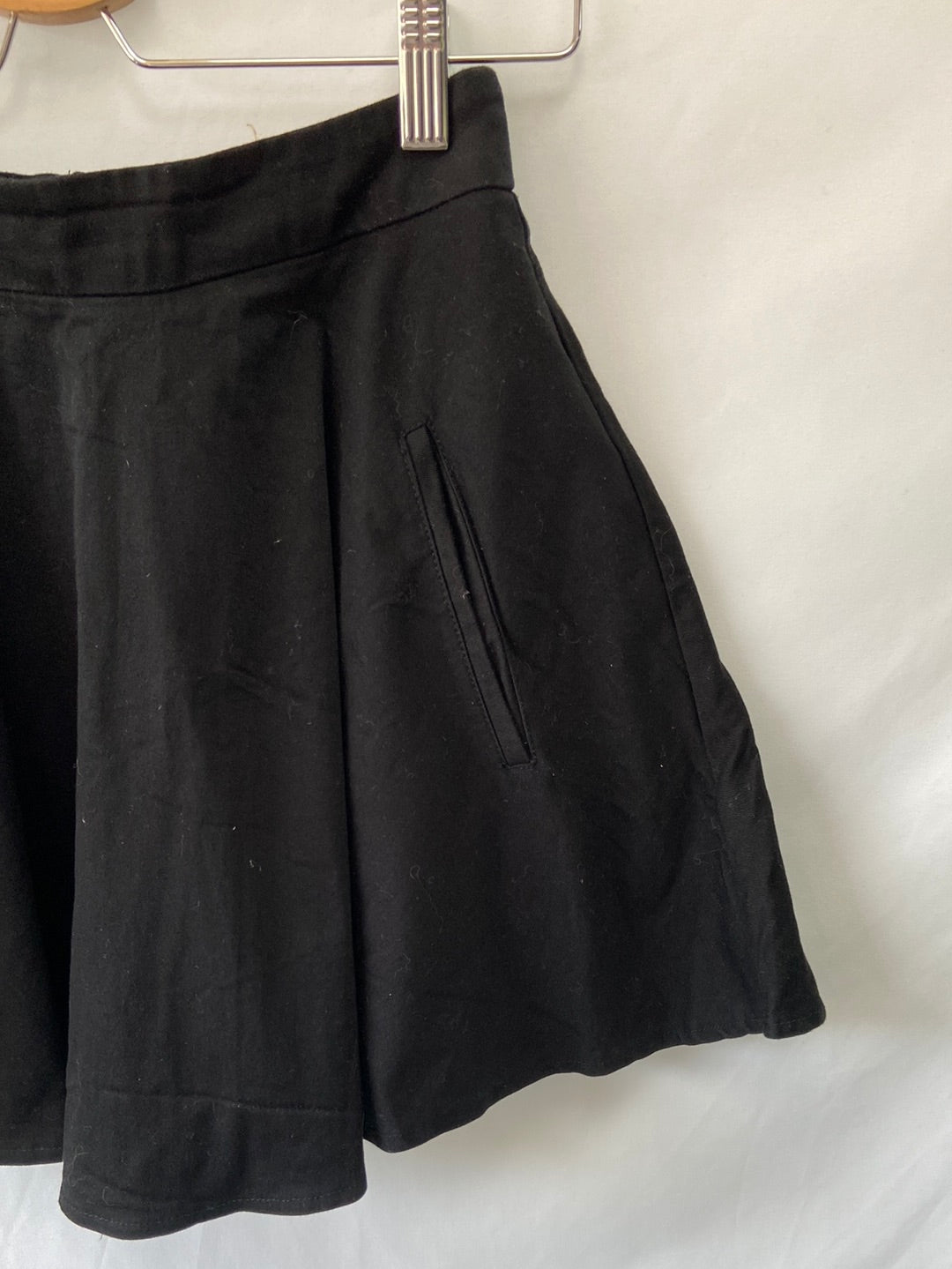 TOPSHOP. Falda vuelo negra T.s