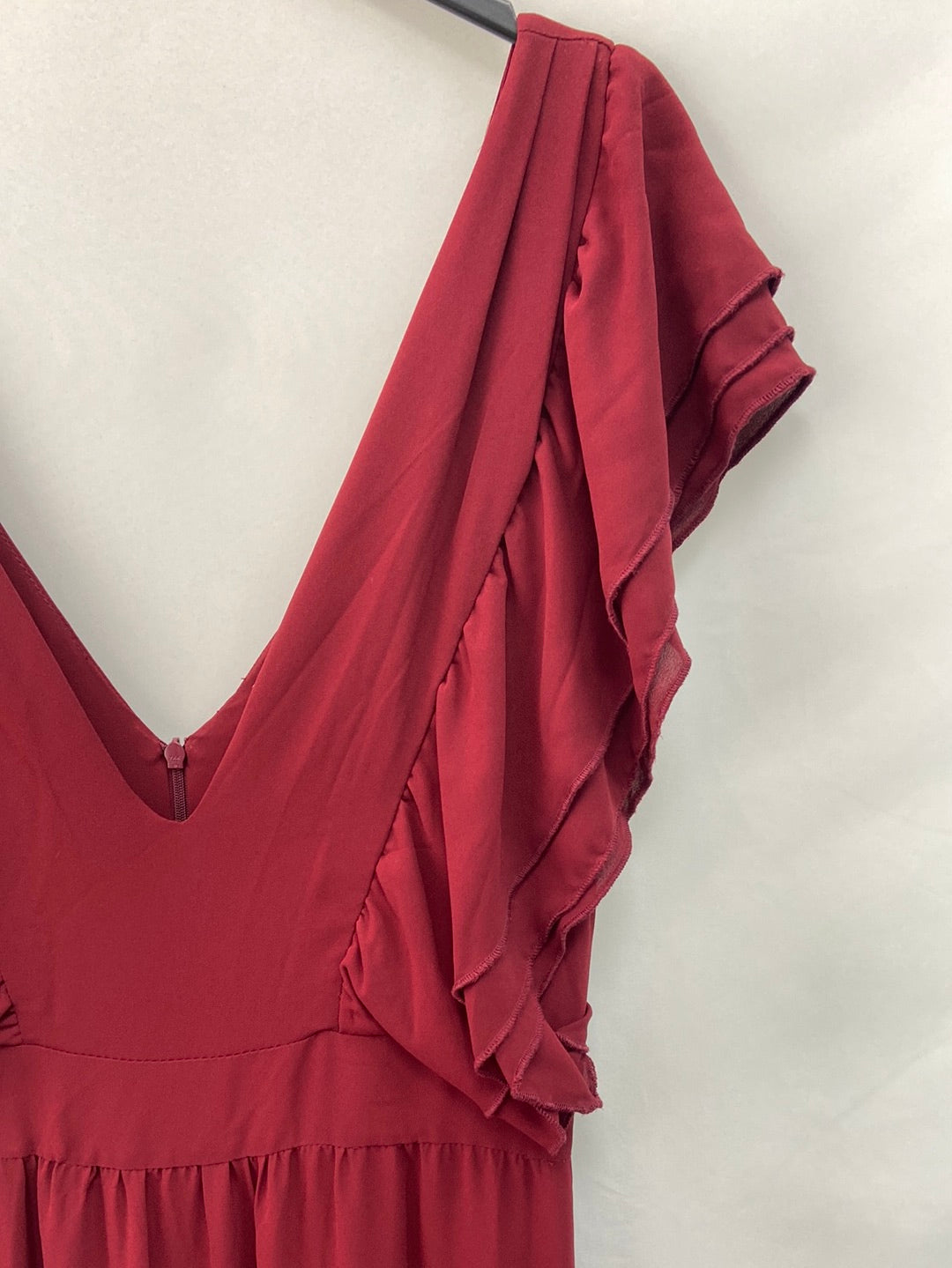 BY CLÉA.Vestido largo burdeos volantes (36,38 y 40)