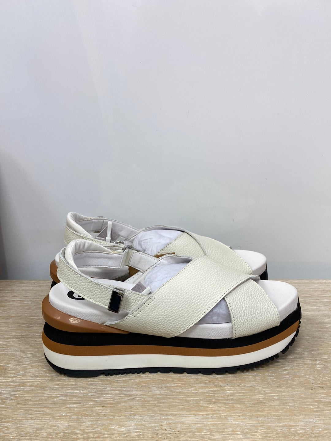 GIOSEPPO.Sandalias blancas plataforma T.37