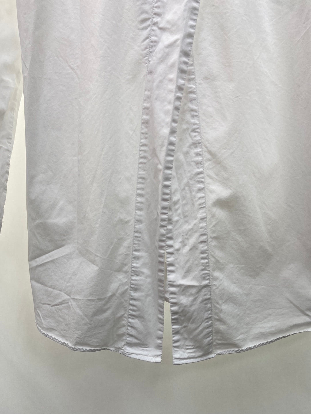 STRADIVARIUS.Camisa blanca detalle espalda T.M