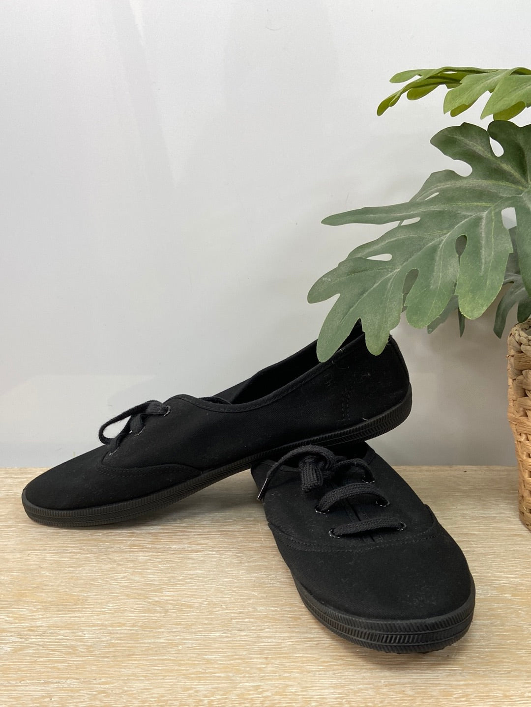 H&M.Zapatillas lona negras T.41