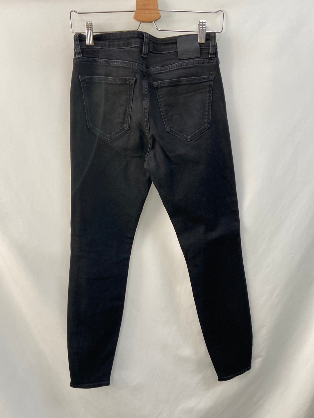 MASSIMO DUTTI. Classic black jeans size 36