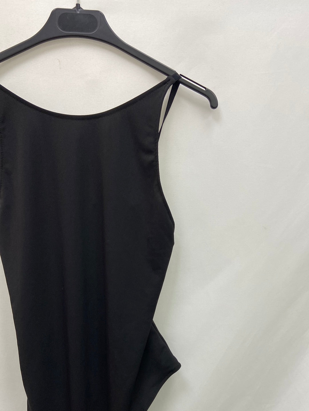 ZARA. Body negro espalda T.m