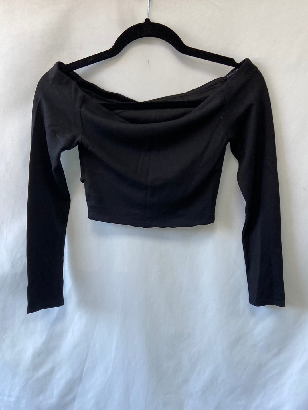H&M.Croptop cuello barco negro T.34