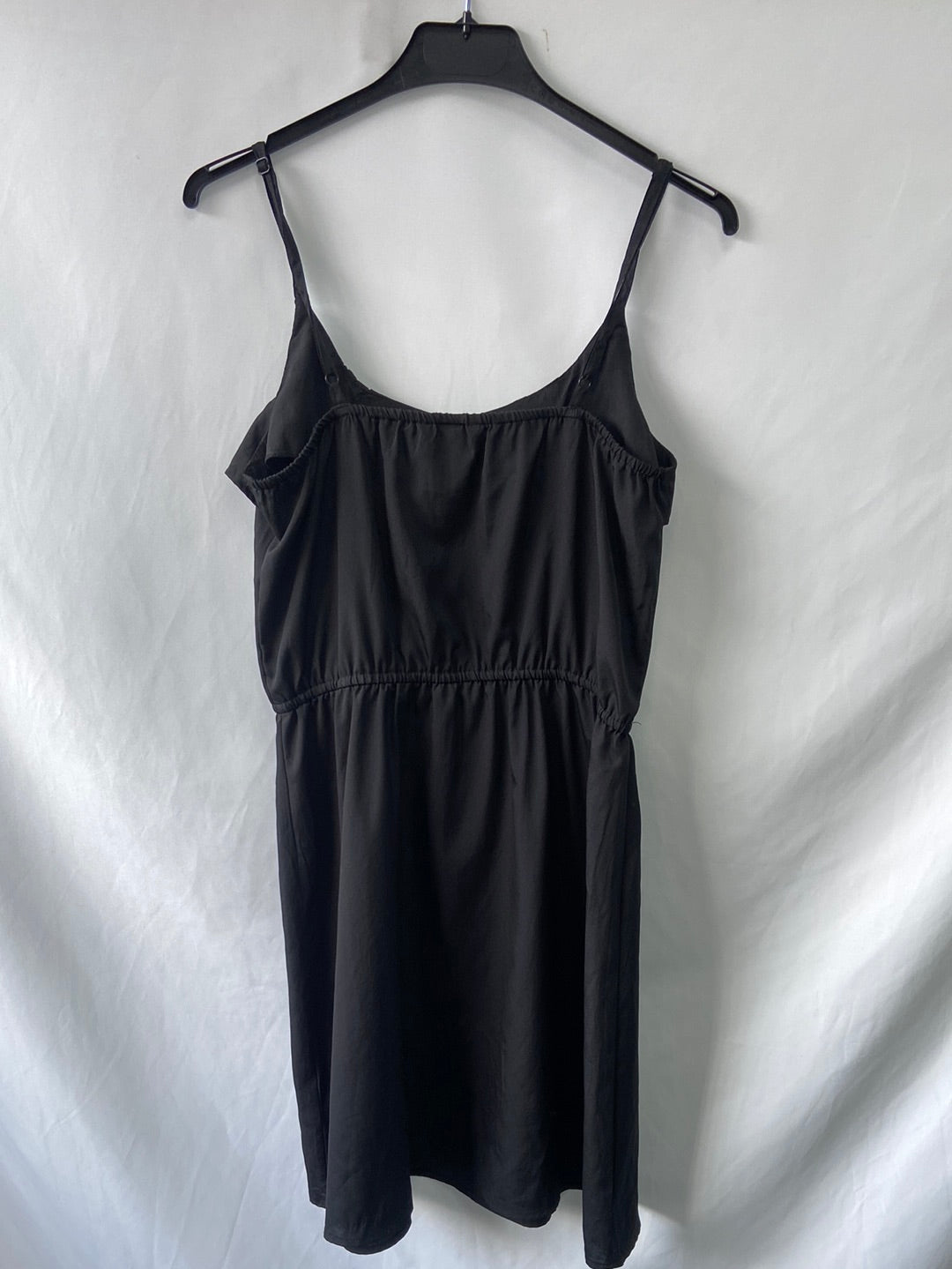 H&M. Vestido negro talla 38