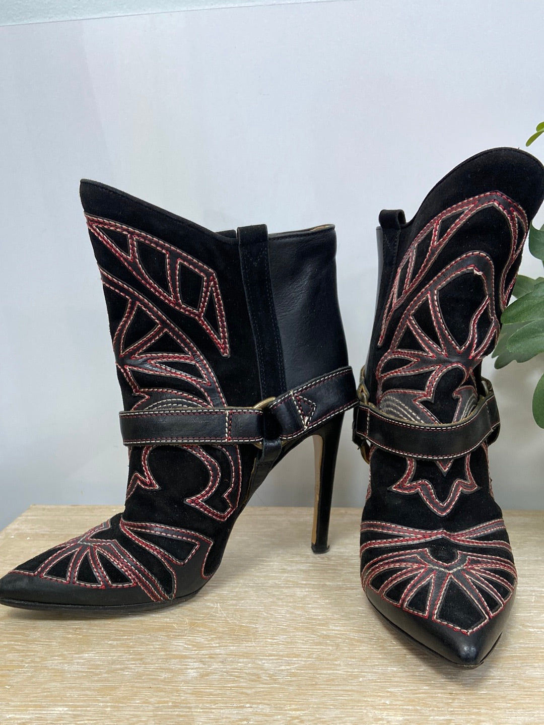 ISABEL MARANT.Botas negras bordadas T.40