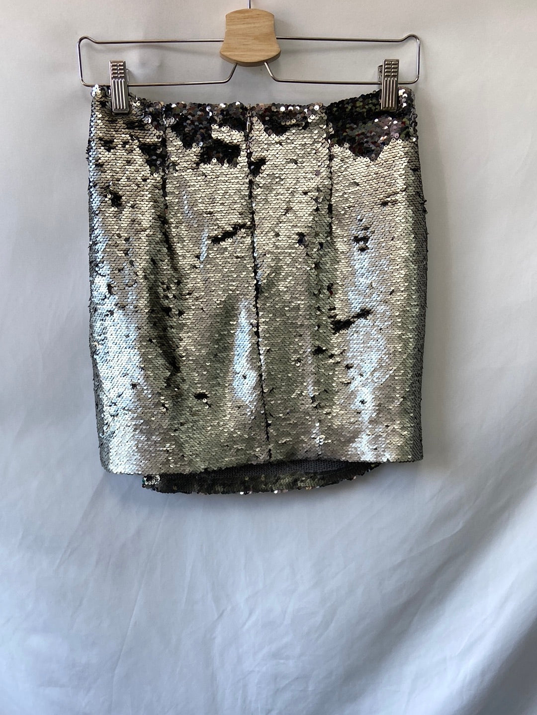 SFERA. Falda corta lentejuelas T.s