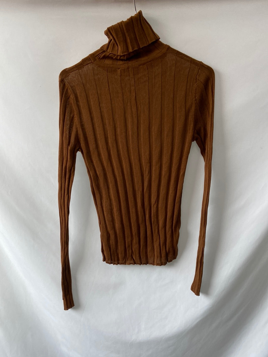 ZARA.Jersey punto camel cuello vuelto T.s