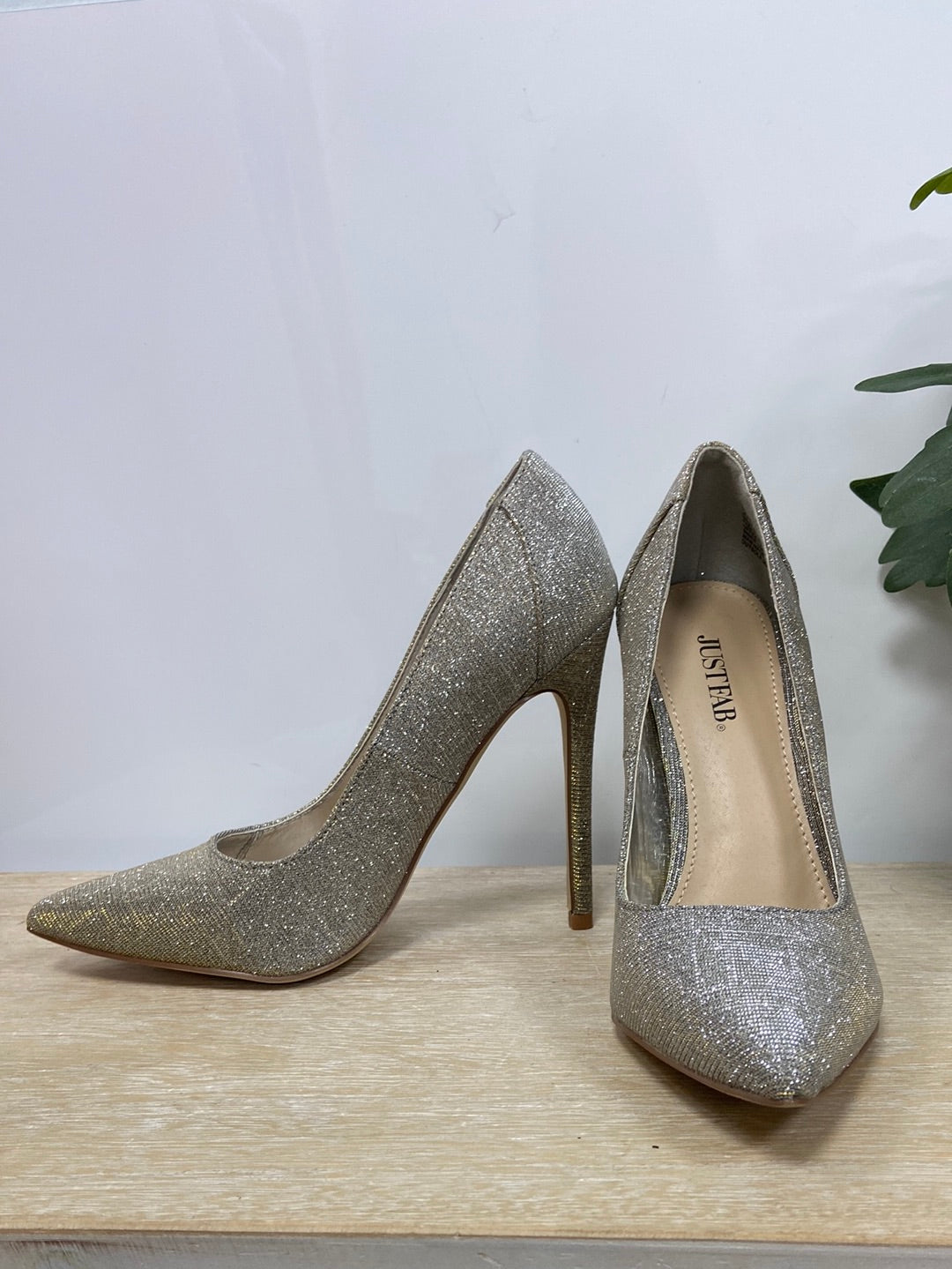 JUST FAB. Silver Stiletto 38