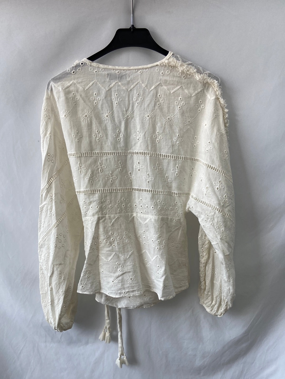 ZARA.Top beige troquelado flexos cruzado T.M