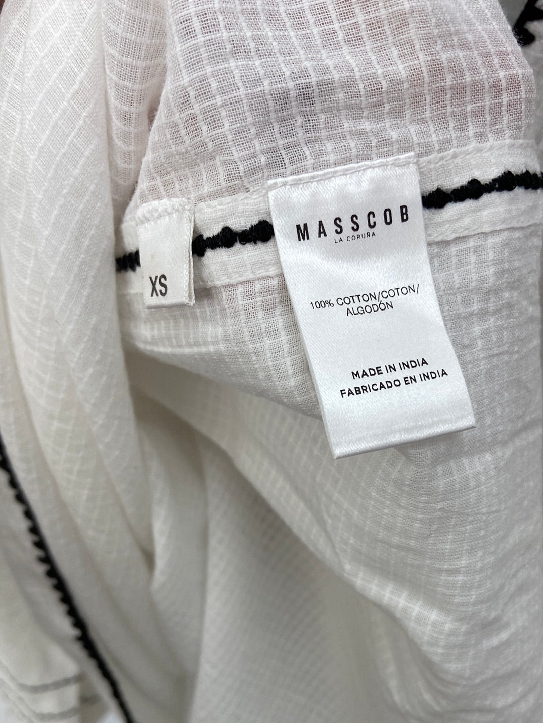MASSCOB.Blusa textura bordada algodón T.xs