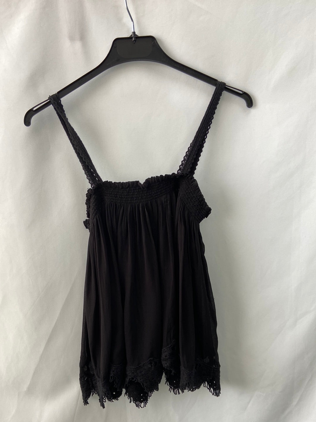 ZARA. Top negro encaje T.S