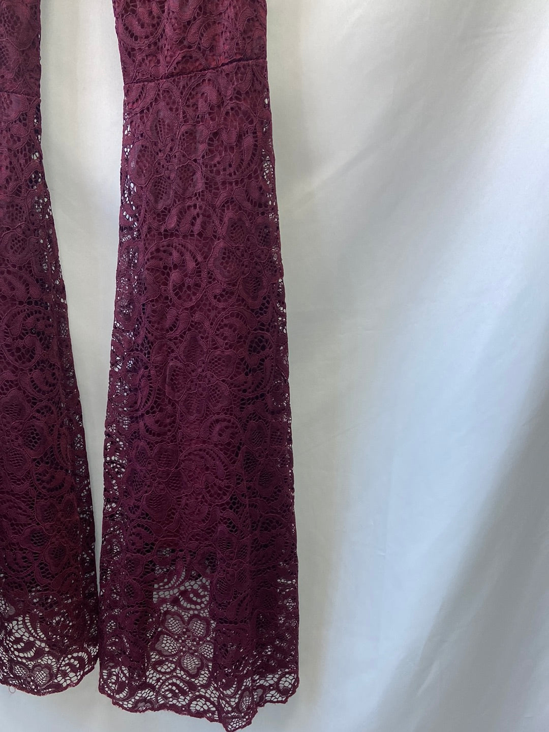 GLORIA. Burgundy lace trousers TS-M