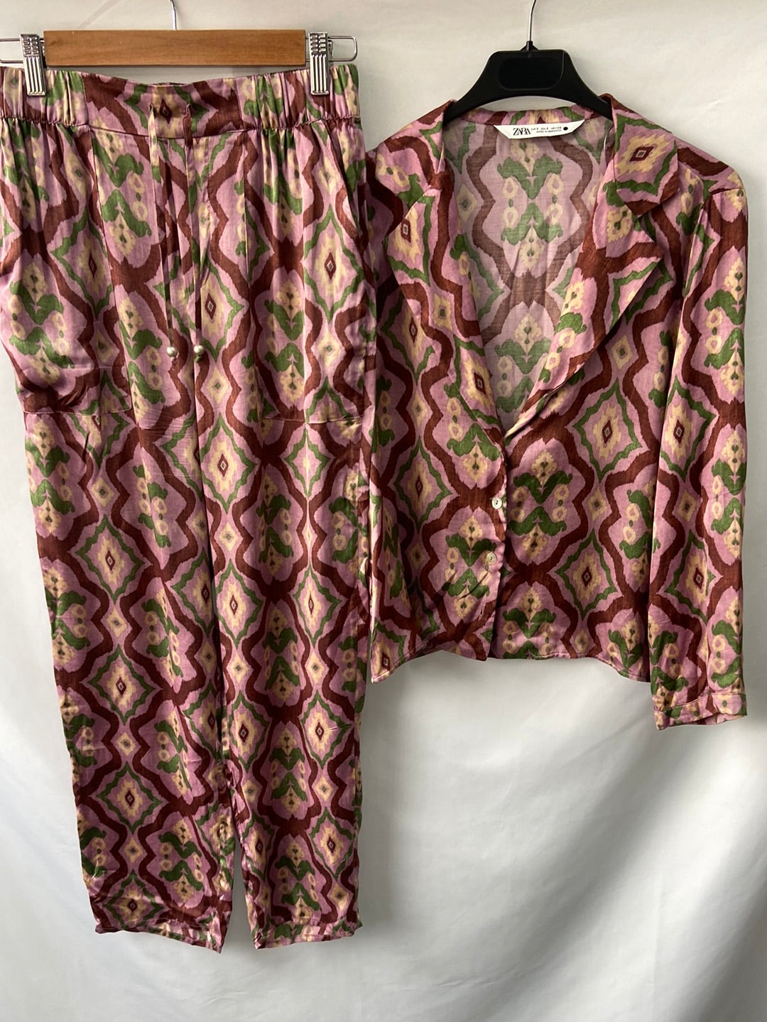 ZARA.Pantalones fluidos T.s