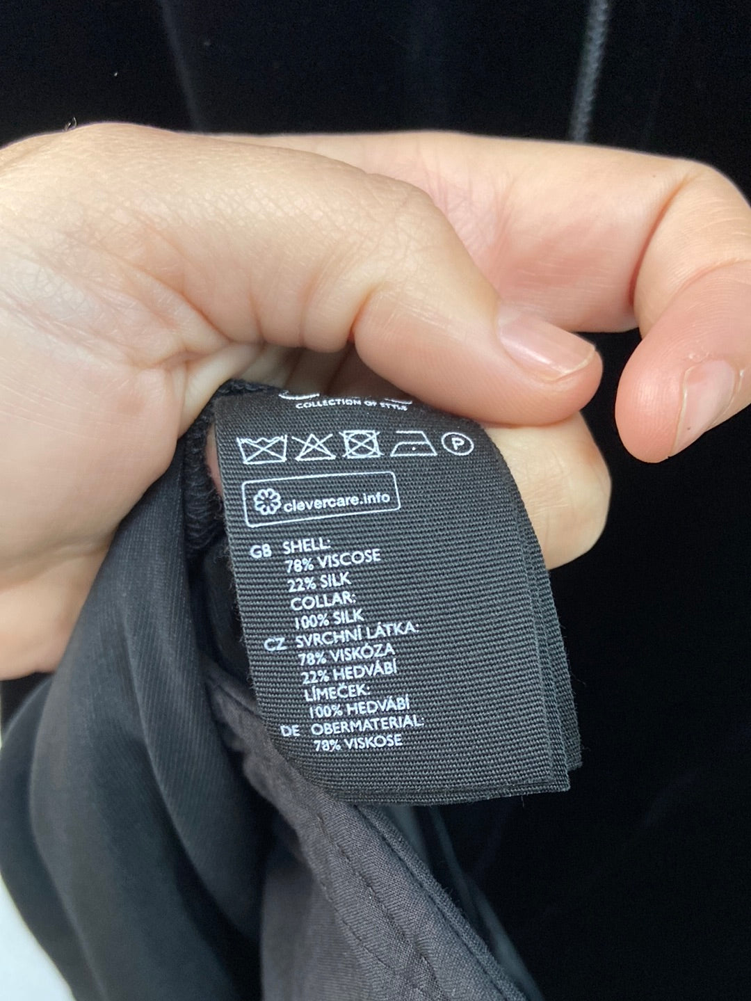 COS. Short velvet dress S.38