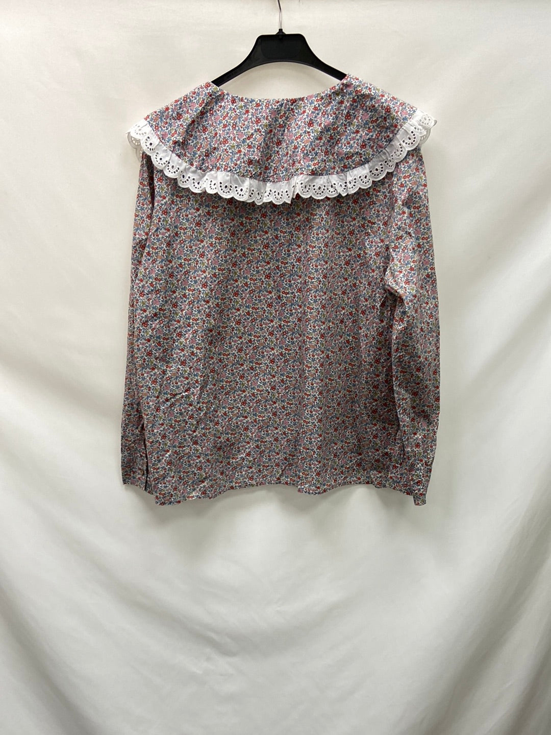 MEMUCA.Blusa flores cuello bebé TU (M/L)
