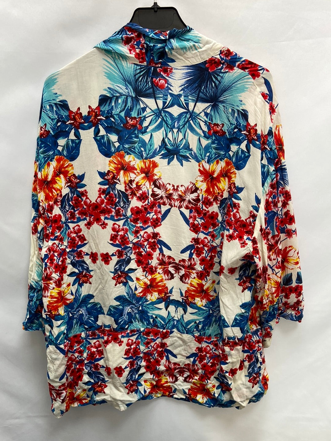 STRADIVARIUS. Kimono flores