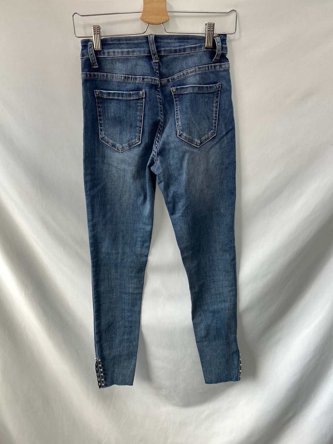 ZARA.Jeans detalles perlas T.40