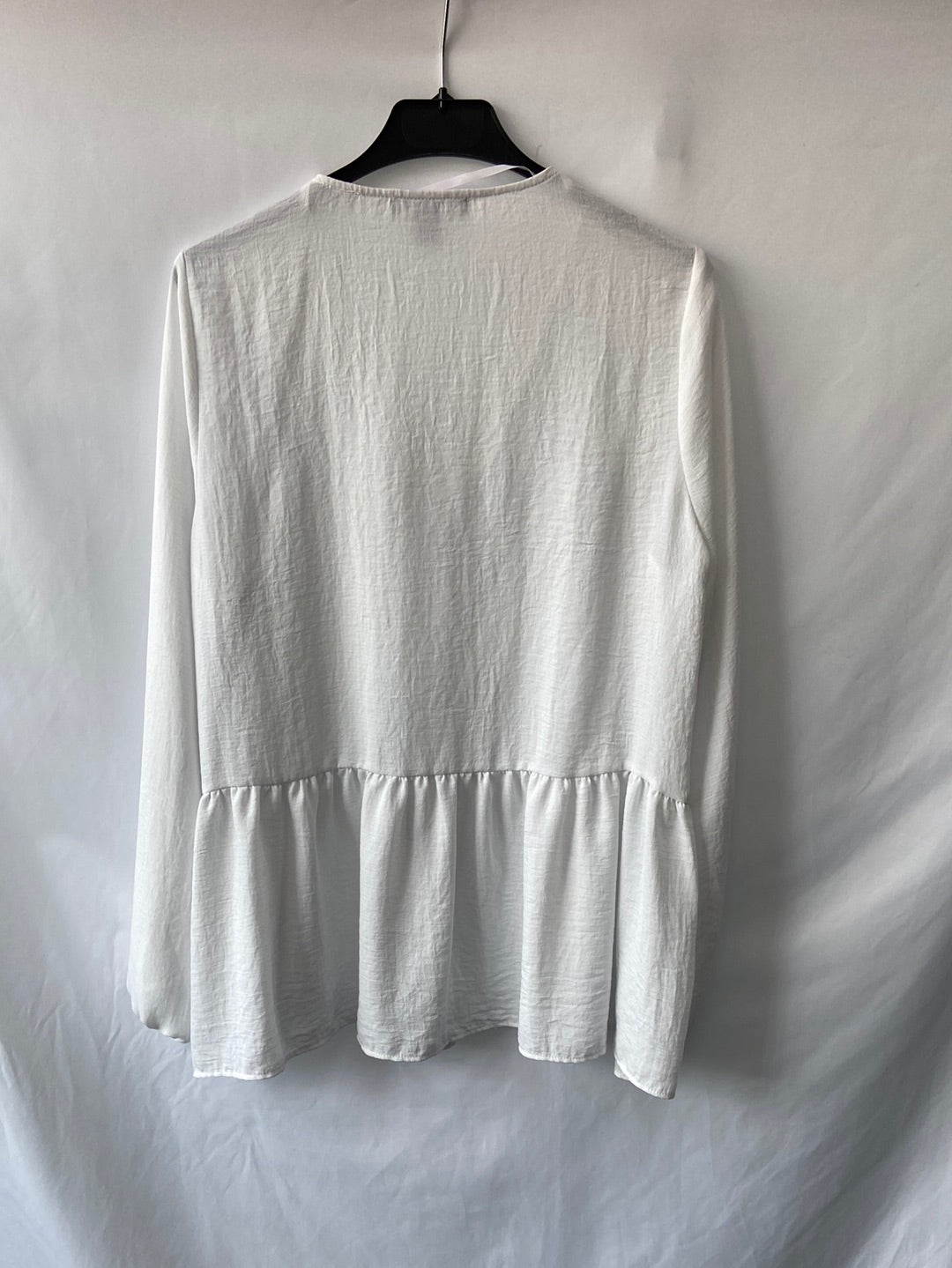 PRIMARK.Blusa blanca botones T.40
