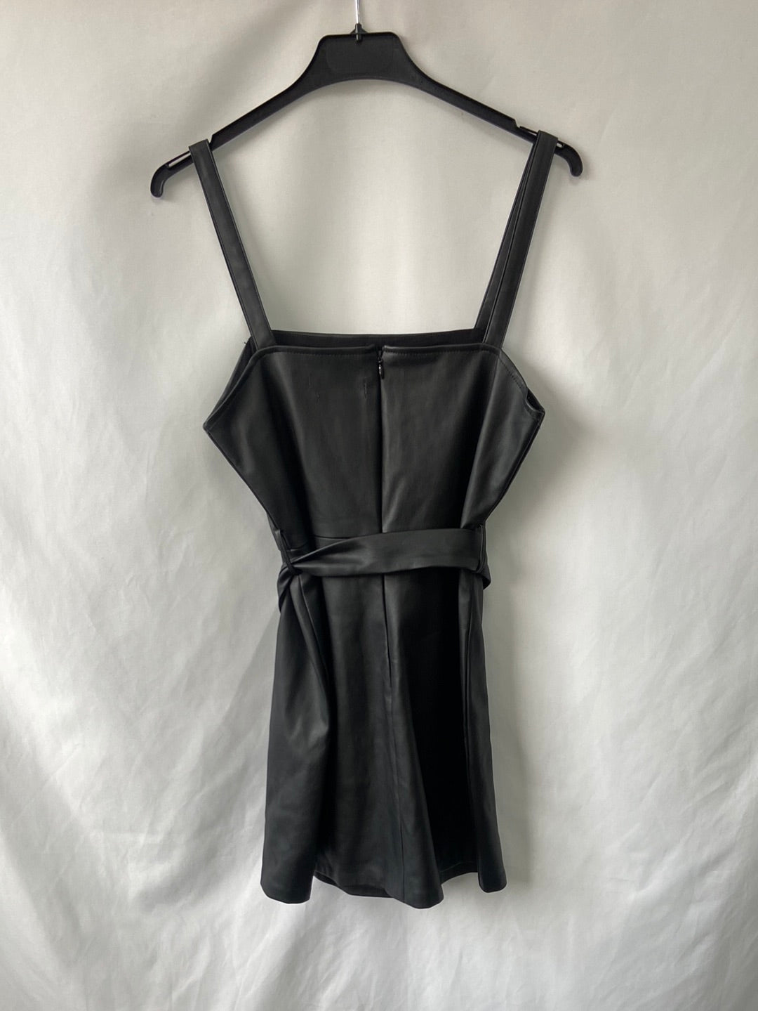 PULL&BEAR.Vestido corto polipiel T.M