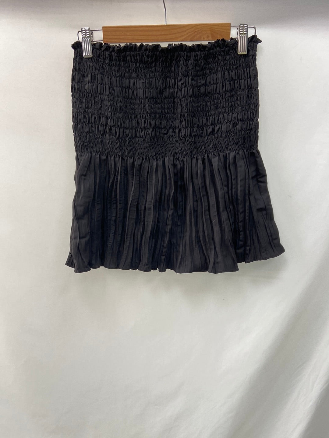 ZARA.Falda corta negra nido de abeja T.M