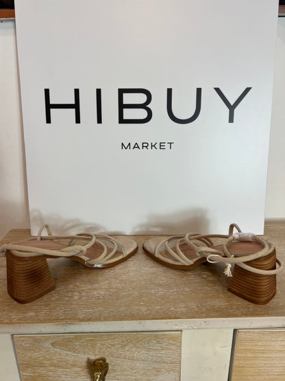 MIM. Beige strap sandal. T 37