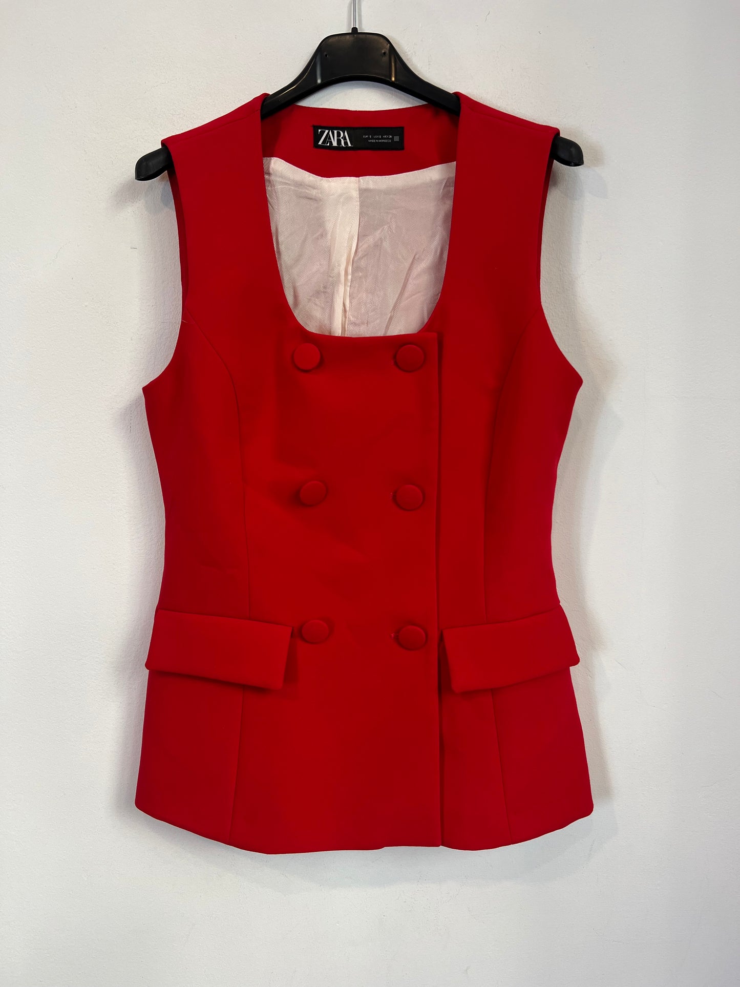 ZARA. Total red vest and trousers look S/S