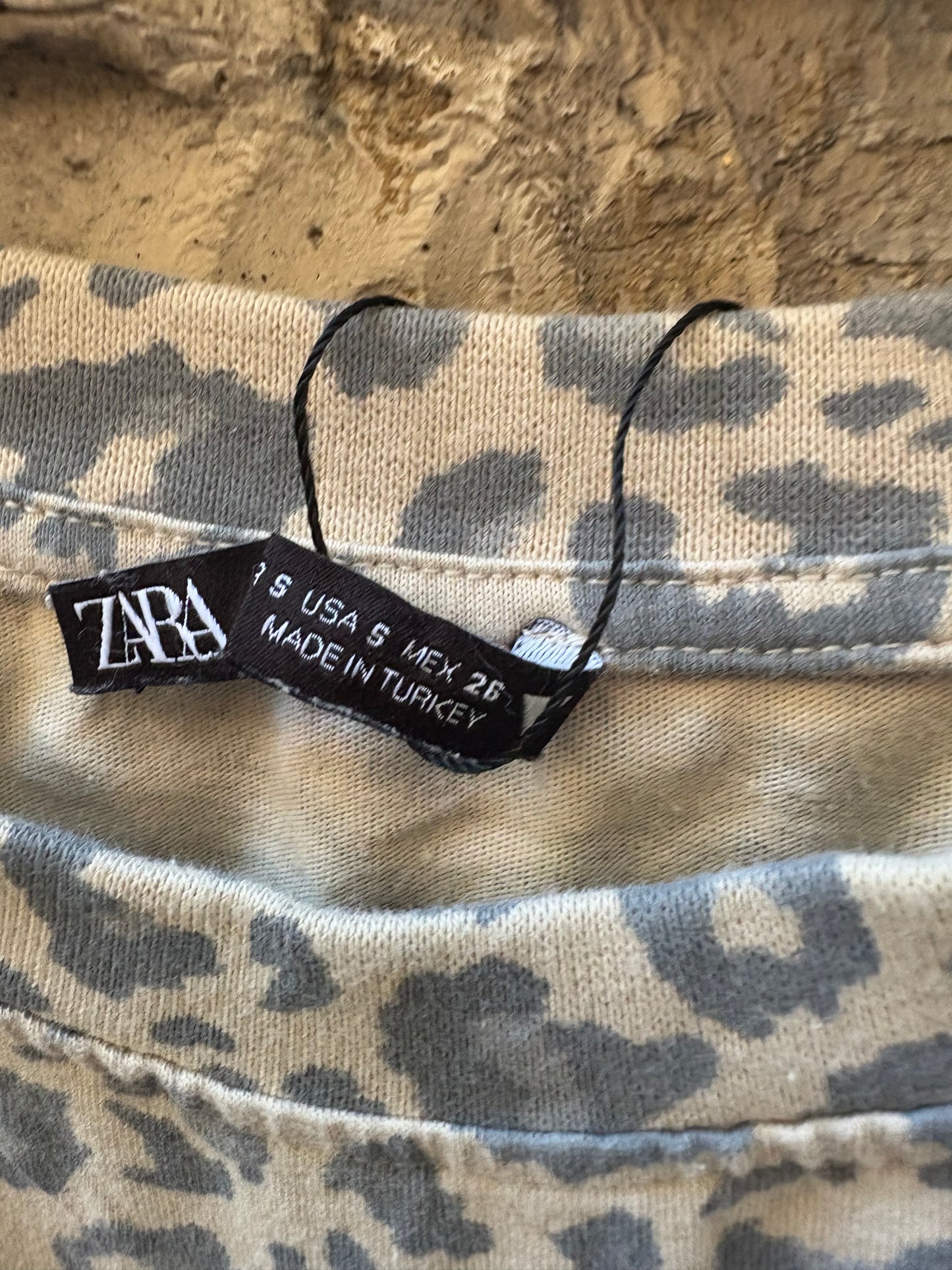 ZARA. Camiseta animal print. T S