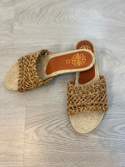 PORRONET. Flat raffia sandal T,39