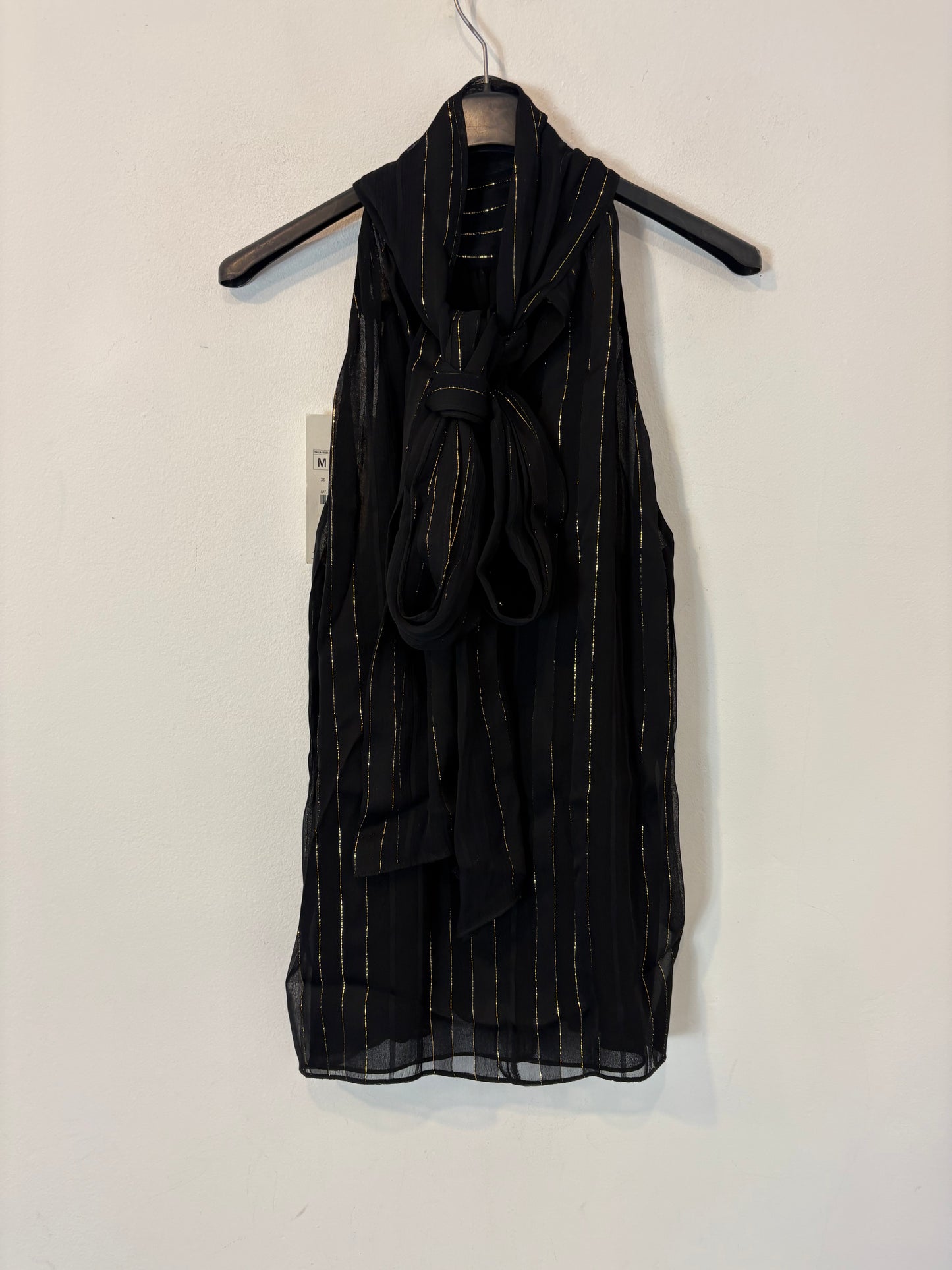 ZARA. Blusa negra sin mangas lazada