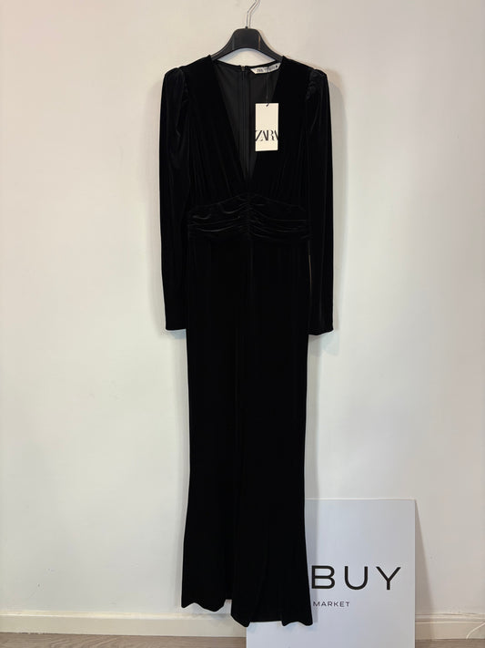 ZARA. Mono largo negro terciopelo. T XS
